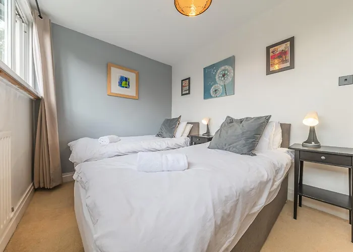 Sunny Brae, Dog Friendly Windermere Cottage