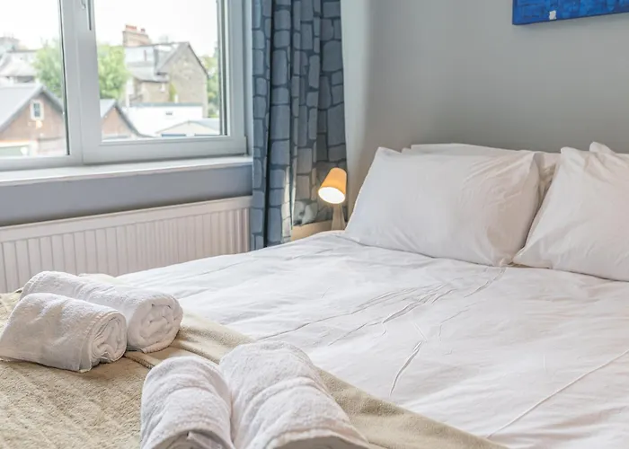 Sunny Brae, Dog Friendly Windermere Cottage
