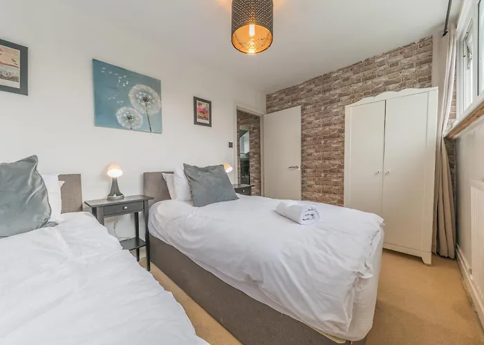 Sunny Brae, Dog Friendly Windermere Cottage
